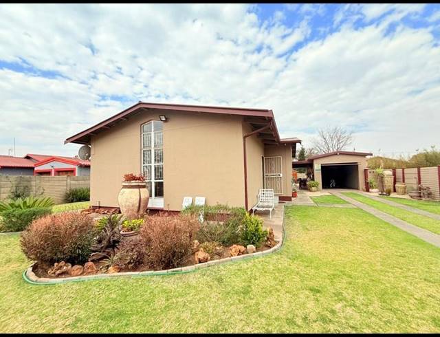 3 BEDROOM HOUSE FOR SALE IN VANDERBIJLPARK SE 1